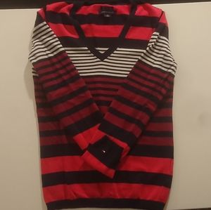 ✨HP✨2/$50 Tommy Hilfiger V-neck sweater